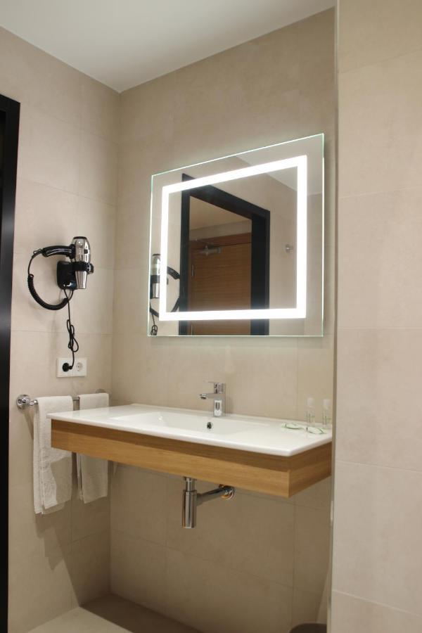 Hotel Alcantara Caces Zewnętrze zdjęcie
