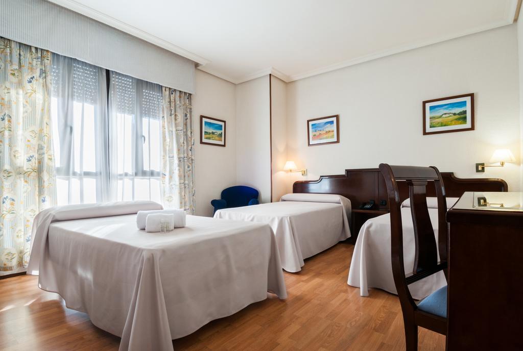 Hotel Alcantara Caces Zewnętrze zdjęcie
