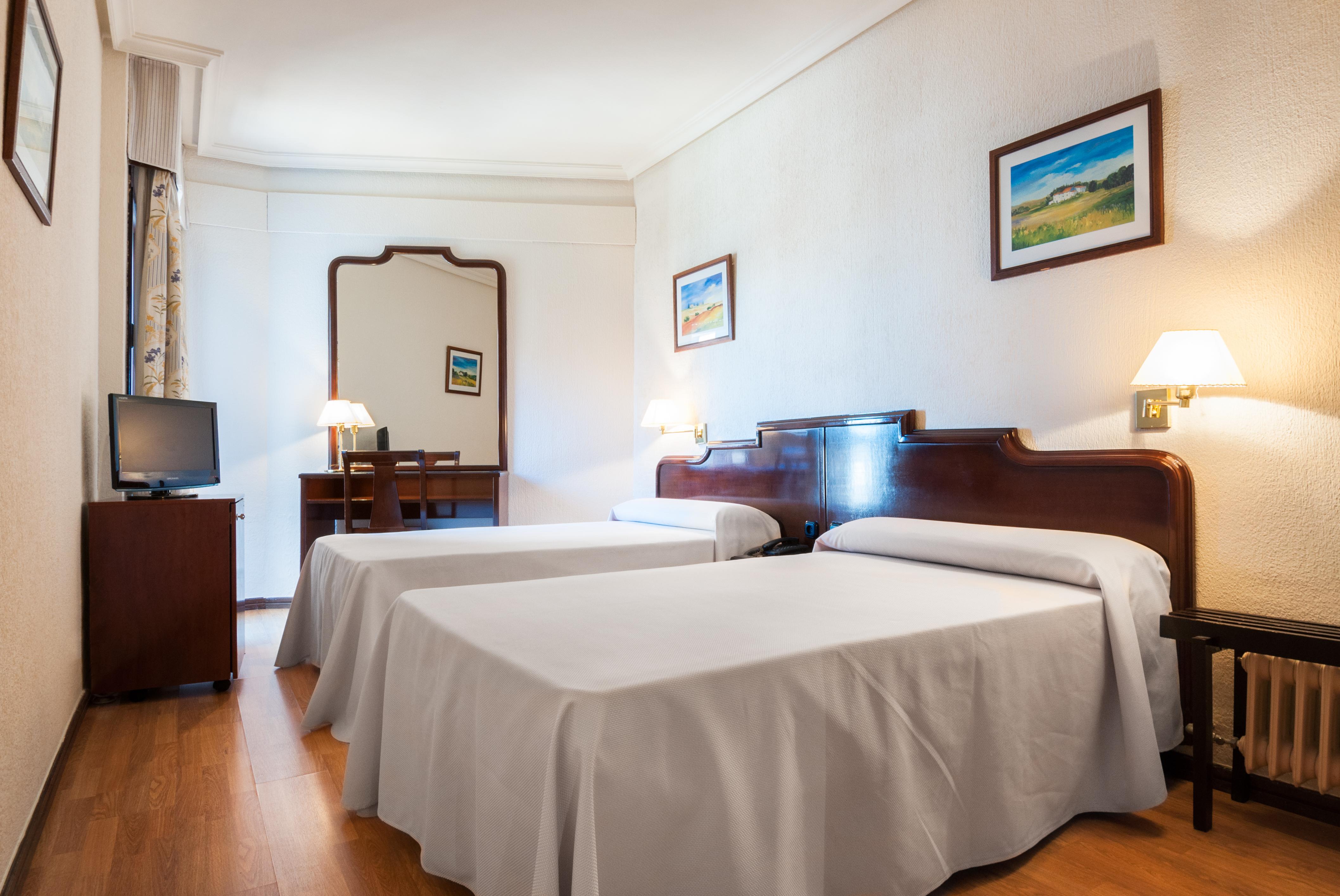 Hotel Alcantara Caces Zewnętrze zdjęcie