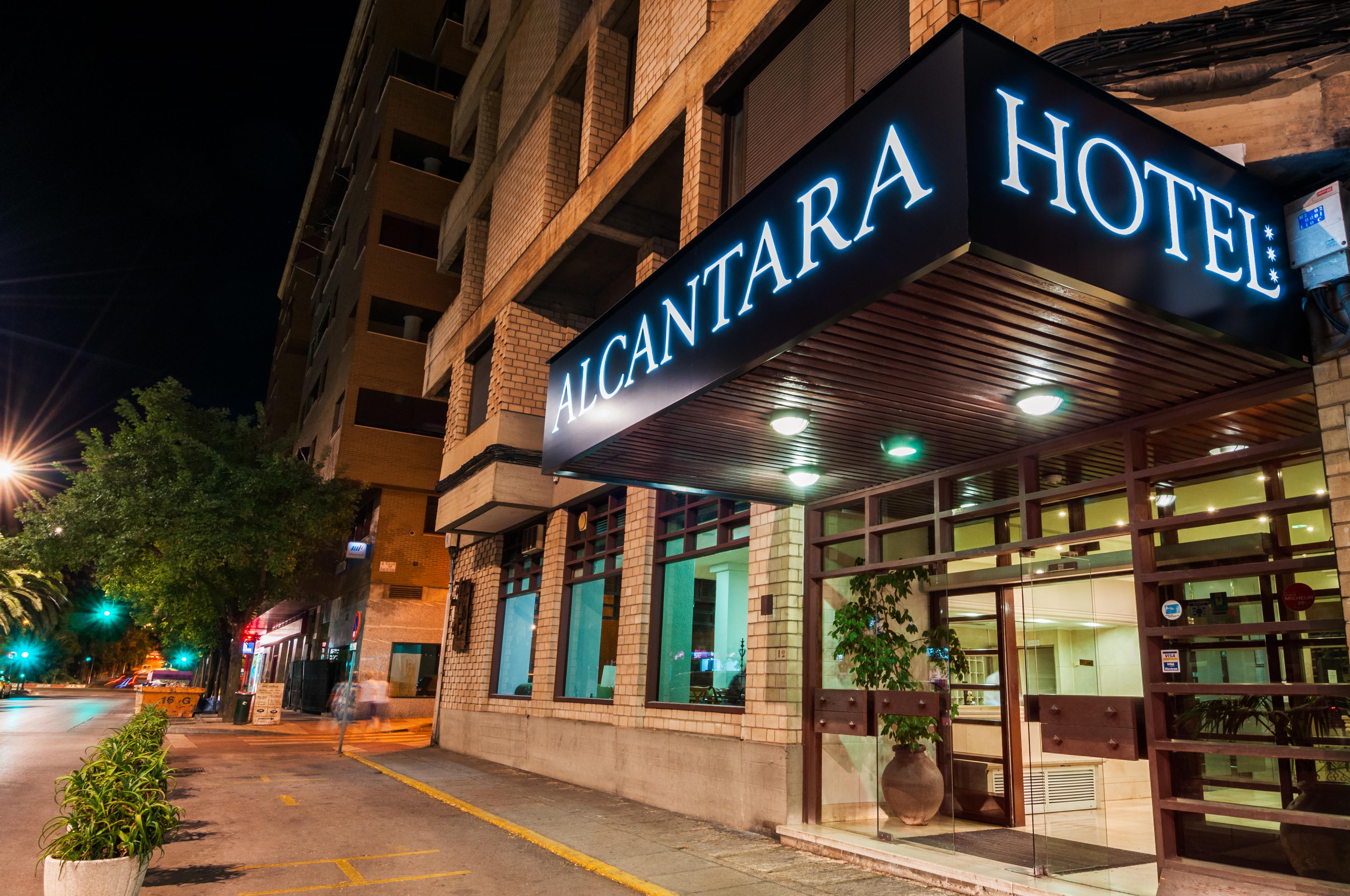 Hotel Alcantara Caces Zewnętrze zdjęcie