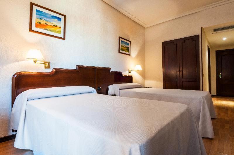 Hotel Alcantara Caces Pokój zdjęcie