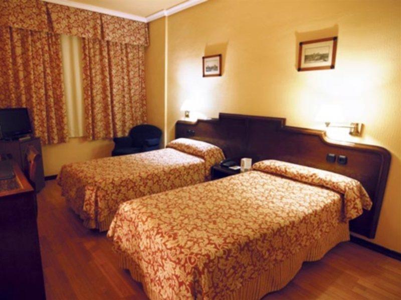 Hotel Alcantara Caces Zewnętrze zdjęcie