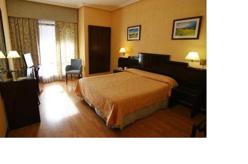 Hotel Alcantara Caces Zewnętrze zdjęcie